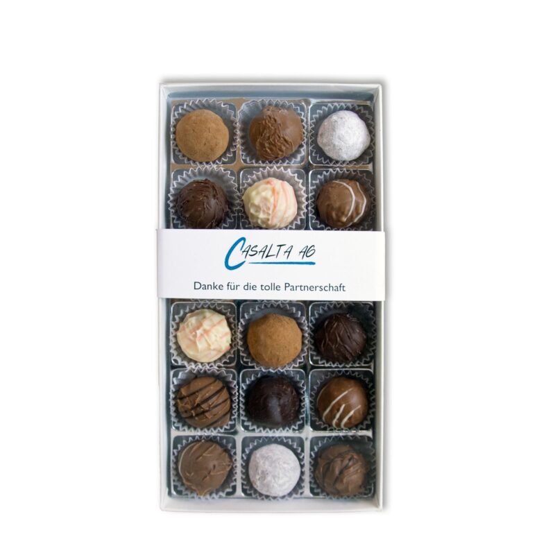 18 exklusive Truffes aus den Schweizer Alpen mit Ihrem persönlichen Logo